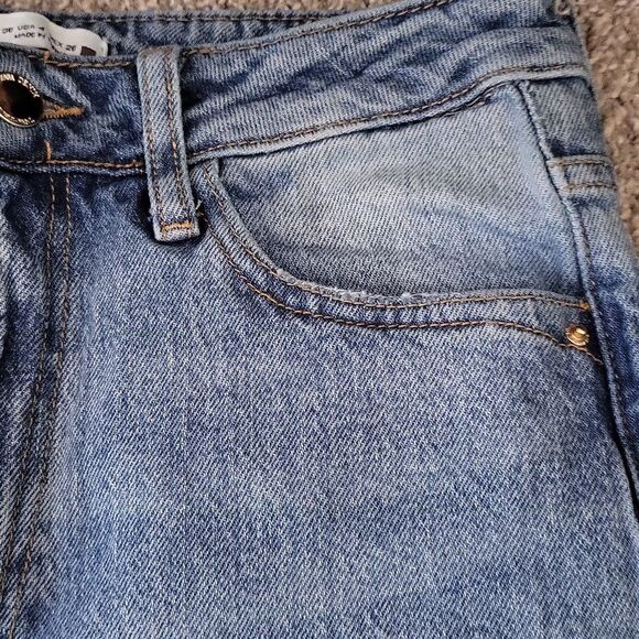 EUC Zara Women Destroyed distressed Highrise split leg bootcut jeans - Picture 9 of 13